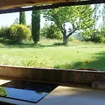 Tres Belle Maison Provencale. Piscine Et Paysage Villa