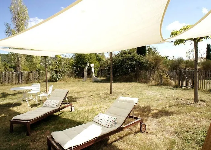 Tres Belle Maison Provencale. Piscine Et Paysage * Banon